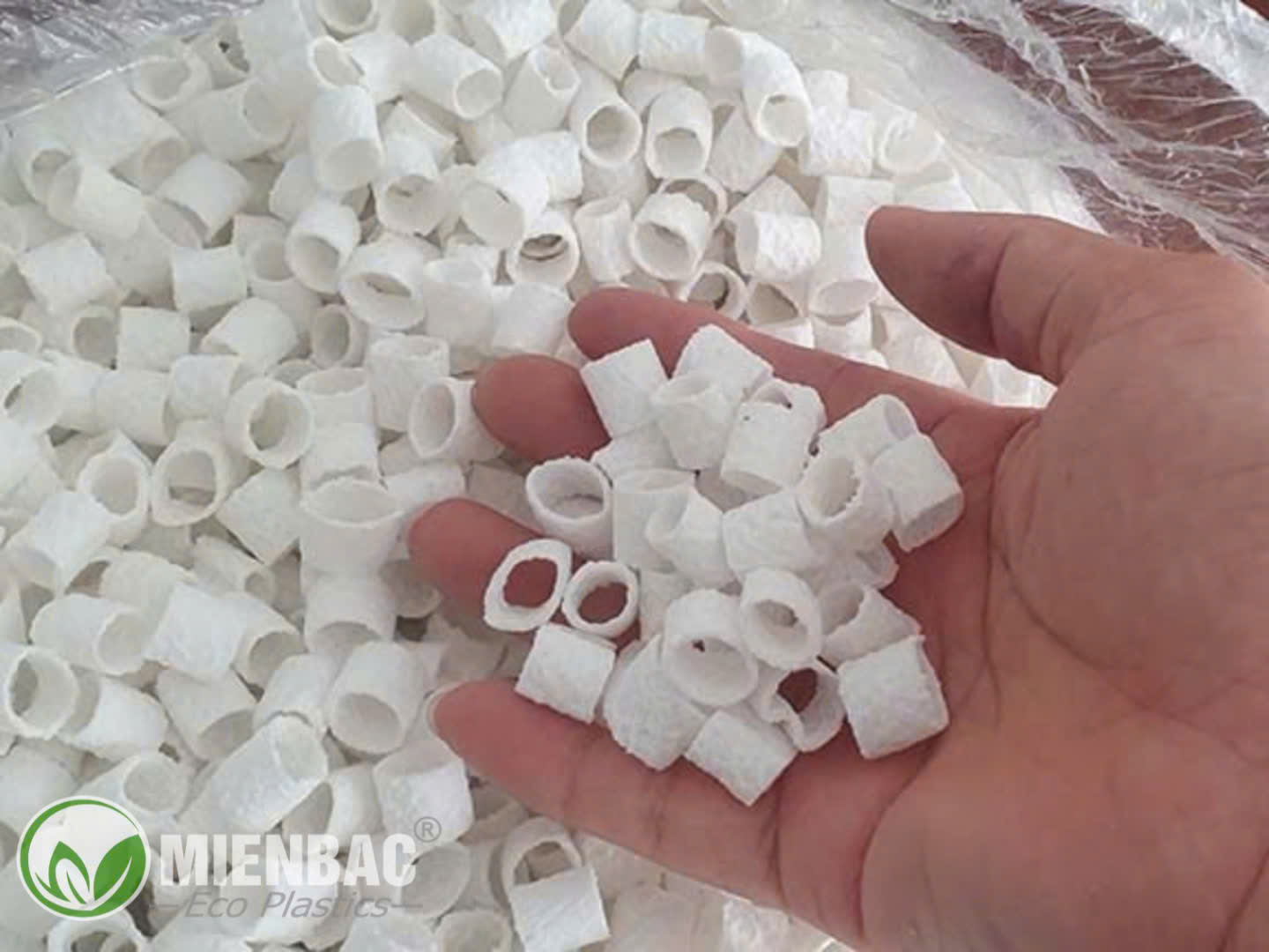 Giá thể vi sinh Biotup màu đen